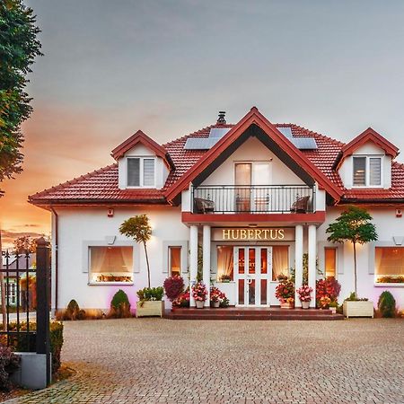 Hubertus Hotel Wola Rzedzinska Ngoại thất bức ảnh