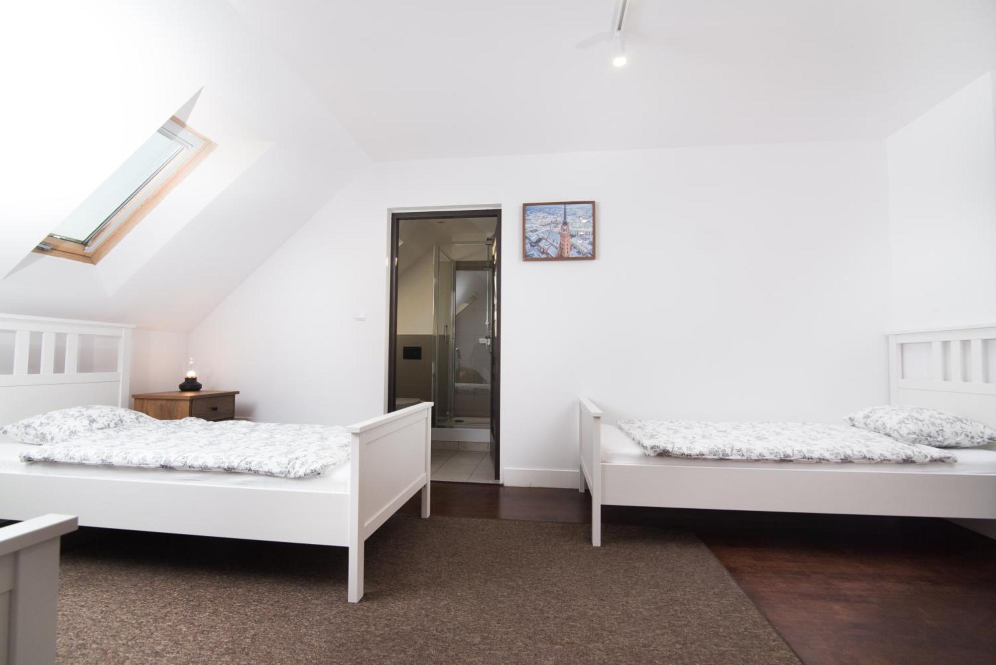 Hubertus Hotel Wola Rzedzinska Ngoại thất bức ảnh